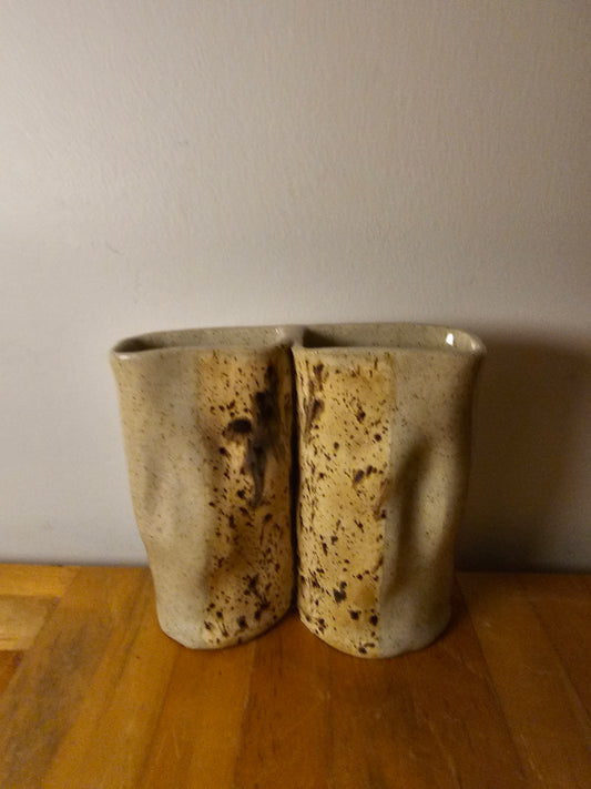 Toothbrush holder